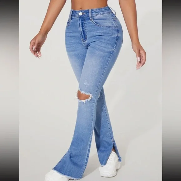 Flared Mid Rise Jeans - Picture 3 of 6